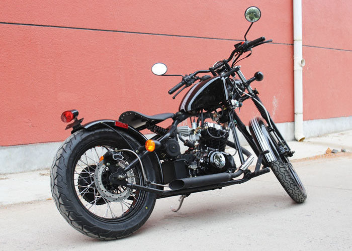 Motociclo astuto di stile del Bobber di forma, un motociclo di 250 Bobber con i corredi di strumento gratuito