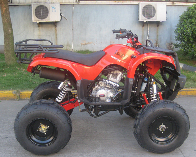 4 raffreddati ad acqua spingono tutto il veicolo ATV 150CC del terreno con comando a catena 3.9HP