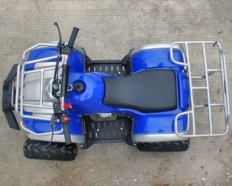 La gioventù automatica della frizione che corre il motociclo 7