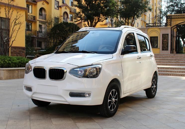carretti di golf elettrici 6000w con il PVC della radio del MP3 dell'aerotermo di stile di BMW di 5 sedili delle porte 4