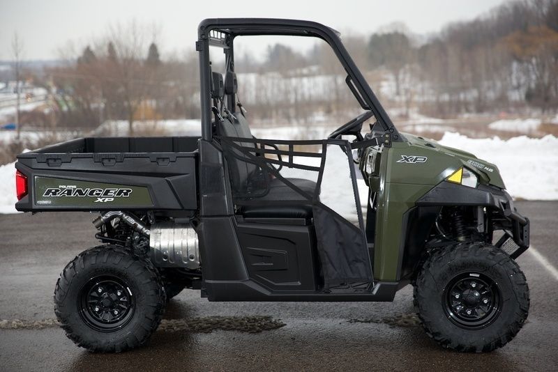 Guardia forestale Xp del Polaris 900 veicoli utilitari del gas di verde prudente con il parabrezza e le porte