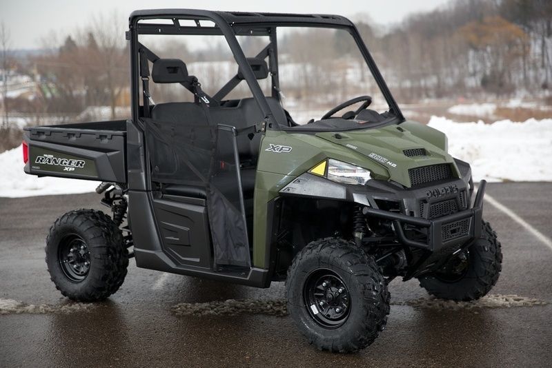 Guardia forestale Xp del Polaris 900 veicoli utilitari del gas di verde prudente con il parabrezza e le porte