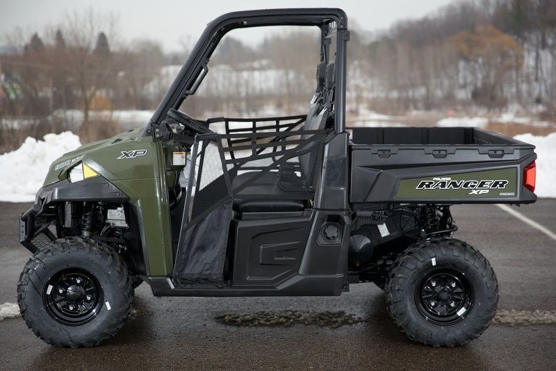 Guardia forestale Xp del Polaris 900 veicoli utilitari del gas di verde prudente con il parabrezza e le porte