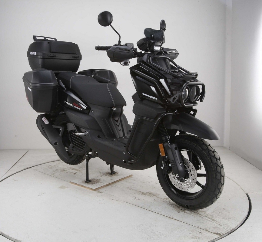 Nuovo scooter di stile militare 200 Tank 200 Efi Deluxe con pneumatici più grandi e portabagagli laterali