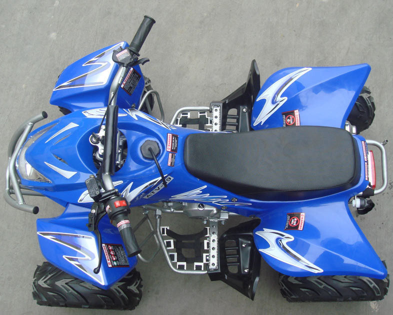 La gioventù media di dimensione 110CC che corre l'aria di ATV si è raffreddata con 7