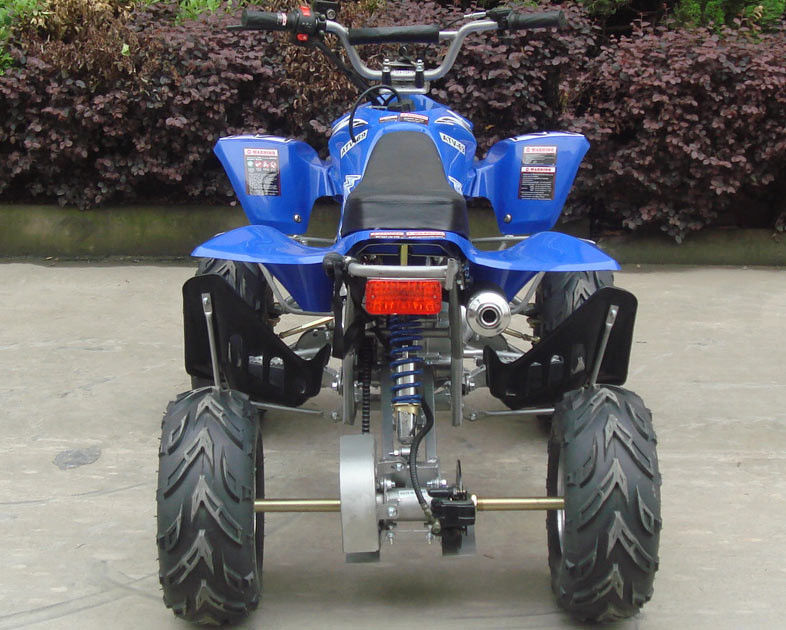 La gioventù media di dimensione 110CC che corre l'aria di ATV si è raffreddata con 7