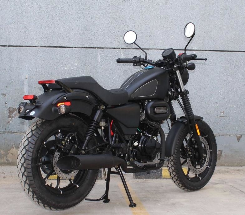Singola tipo orizzontale del colpo raffreddato del cilindro aria 250cc Chopper Motorcycle 4