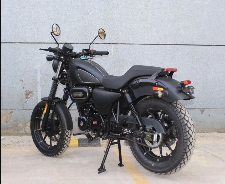 Singola tipo orizzontale del colpo raffreddato del cilindro aria 250cc Chopper Motorcycle 4